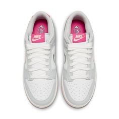 FN3451-161 Grey Nike Dunks, Nike Dunks Outfit Woman, Nike Dunks Outfit, Dunks Outfit Woman, Love In Chinese, Pretty Sneakers, Trendy Shoes Sneakers, Pretty Shoes Sneakers, Nike Model