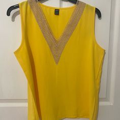 Beautiful Soft Yellow Sleeveless V-Neck Blouse Size L Nwot Butterfly Sleeve Blouse, Juicy Couture Charms, Yellow Ties, Soft Yellow, Tie Front Blouse, Checkered Shirt, Linen Skirt, Shein Tops, Crop Blouse