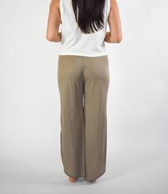 The chicest pair of lounge pants around! Our Casey lounge pants take your loungewear to the next level. Soft, comfortable, and so easy to style - everyone needs a pair of these. Features: Curve Hem Elastic Waist Model is wearing a medium. Height 5'8", Bust 35", Waist 28.5", Hip 34.5" Fabric content: 45% Nylon : 55% Rayon High-rise Lounge Pants With Pockets, Ankle-length Lounge Pants With Elastic Waistband, Viscose Ankle-length Lounge Pants, Relaxed Pull-on Loungewear Pants, Elastic Waistband Ankle-length Loungewear Pants, Lounge Pants, Next Level, Elastic Waist, The Next