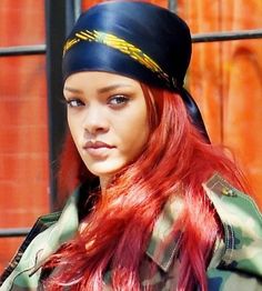 Rihanna With Red Hair, Rihanna Durag, Rihanna Eyebrows, Hair Color Cherry Coke, Rihanna Lyrics, Estilo Zendaya, Straight Eyebrows