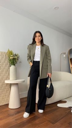 Fall Business Casual Outfits, Classy Business Outfits, Business Casual Fall, Business Professional Outfits, Look Office, Blazer Outfits For Women, Look Jean, Corporate Attire