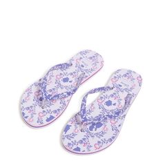 You can take a little Disney fun with you everywhere you go. And every day is a little happier and a little brighter with friends at your side. Enjoy the beach, boardwalk and backyard with these cute flip flops. Printed EVA foam footbed for comfort Soft, printed PVC upper. Vera Bradley Outlet Women's Disney Flip Flops with EVA foam footbed in Belle Floral Cameos, Size: Large Cute Flip Flops, Flip Flops Women, Vera Bradley Disney, Printed Flip Flops, Fashion Umbrella, Work Backpack, Weekend Travel Bags, Beach Boardwalk, Belt Purse