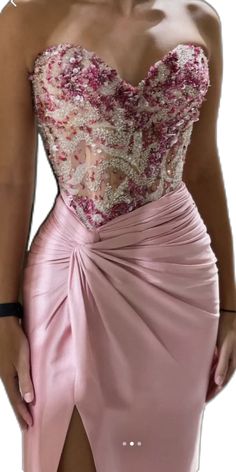 Applique Prom Dress, Prom Dresses Long Pink, Classy Prom Dresses, Looks Party, Prom Dress Inspiration, Cute Prom Dresses, Pretty Prom Dresses, Beaded Applique, Glam Dresses