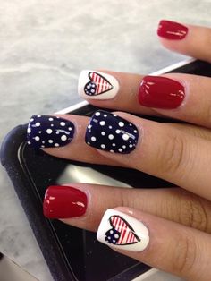 4th Of July Accent Nail, Short Nail Designs 4th Of July, Gel 4th Of July Nails, Fun Fourth Of July Nails, Cute July Nails, Patriotic Toe Nail Designs, 4th Of July Gel Nails Ideas, Short Patriotic Nails, Four Of July Nails