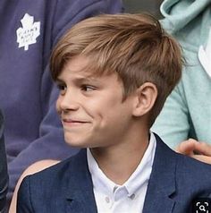 Romeo Beckham Hair, Haircut Boys Kids, Shaggy Haircuts For Boys, Beckham Hair, Kids Haircuts, Haircut Boys