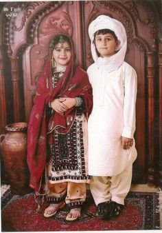 Pakistani People, Pakistan Culture, Pakistani Culture, Pakistan Dress, Balochi Dress, Culture Day, Diy Costumes Kids, Clothing Subscription, National Dress