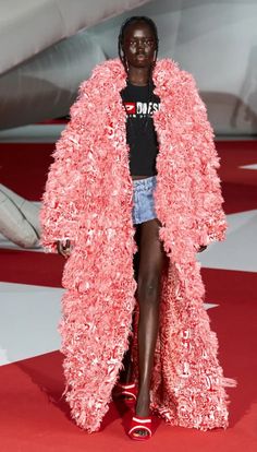 Diesel Spring 2023, Organza Tops, Glenn Martens, Lux Fashion, Spring 2023 Ready To Wear, 2023 Ready To Wear, High Fashion Outfits, Milano Fashion Week, Form Fitting Dress