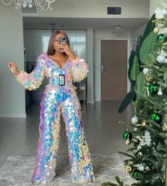 Sequin Jumpsuit Wedding, Disco Glam Outfits, Studio 54 Party Outfits, Spooky Disco, Sequin Jumpsuit Outfit, Onda Disco, Tulle Jumpsuit, Moda Disco, Birthday Jumpsuit