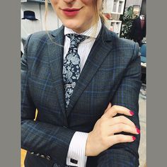 Women Ceo, Woman Suit, Mode Costume, Suit Shirt, Office Wear Women, Woman Suit Fashion, Suit Shirts, Suit Fashion