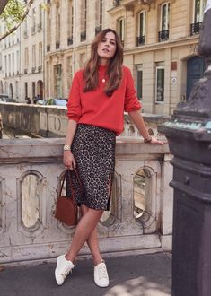 Classy Skirt Outfits, Casual Chique Stijl, Stile Blair Waldorf, Rok Outfit, Classy Skirts, Fest Outfits, Rock Outfit, Leopard Print Skirt, Red Sweater