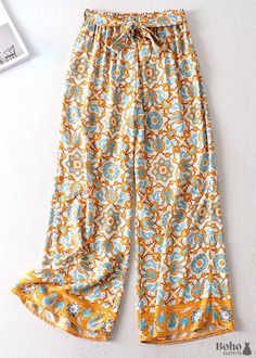 Boho Pants - Palazzo Pants in Floral in Indian Paisley Blue For Women Fabric: Cotton Rayon Blend Garment Care: To keep your clothes in good condition, please hand wash or wash them in the washing machine with a delicate cycle in cold water. Using a laundry mesh bag can prevent tangling and tearing. Size: Our size differs from AU, EU, and US sizes. Please compare the detail sizes with yours before ordering Please allow 1-2 cm differs due to manual measurement. Size / cm Waist Relaxed Waist Hip Le Indian Paisley, Boho Store, Palazzo Pant, Hippie Pants, Hippie Look, Chiffon Midi Dress, Boho Pants, Boho Skirts, Bohemian Clothes