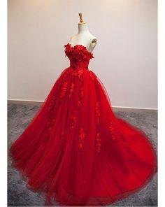 Red Long Prom Dress, Couture Dior, Gaun Abad Pertengahan, Red Ball Gown, Red Wedding Dress, Gown Red, Floral Prom Dresses, Tulle Ball Gown, Lace Strapless