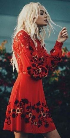 Embroidery Dress Boho, Style Hippie Chic, Red Boho Dress, Hippie Mode, Embroidery Fashion Detail, Hippie Dress, Estilo Hippie, Boho Hippie Chic, Red Boho