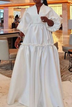 Long dress with layered pleats for church, celebration, dinner etc. Sleeveless Short Dress, High Waist Dress, Puff Sleeve Dresses, Long Shirt Dress, Maxi Dresses Casual, Daily Dress, Fashion Seasons, Dress Suits, Trendy Tops