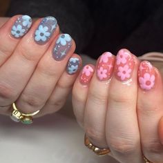 #nailart #nails #naildesign #nailideas #flores #flowers #flowersnails #nailsaddict #nailsaddict #nailsonfleek Unquie Nail Ideas, Funky Flower Nails, Receptionist Nails, Nail Design 2023, Nail Nail Designs, 2023 Nail, Nail Acrylic, Design 2023, Kawaii Nails