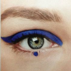 Grafik Eyeliner, Eyeliner Tips, Smink Inspiration, Beauty Make-up, Makijaż Smokey Eye, Winged Liner, Make Up Looks, Blue Makeup, Editorial Makeup