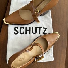 New Schultz Brown Leather And Gold Wedge Heel. Perfect For Fall! Schultz Shoes Heels, Schultz Shoes, Gold Wedge Heels, Gold Wedges, Size 11 Heels, Brown Gold, Wedge Heels, Shoes Women Heels, Brown Leather