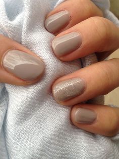 Light Gel Nails Short, Nails Inspiration Neutral Colors, Pale Colour Nails, Light Gray Gel Nails, Beige Nails Short Square, Light Nail Colors Winter, Gel Nails Ideas Short Neutral Fall, Work Nails Professional Winter, Gel Manicure Colors Winter