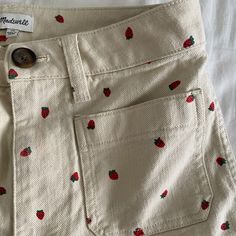 They Are Super Cute Light Cream With Mini Strawberries And Basically Brand New. They Also Have A Nice And Flattering Stretch To The Waist Strawberry Cream, Light Cream, High Rise Shorts, Strawberries And Cream, Strawberries, Block Print, Madewell, J Crew, High Rise