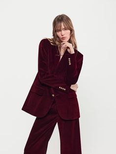 EVERYDAY VELVET BLAZER WINE – FRAME Deep Red Velvet, Antique Buttons, Velvet Blazer, Tailored Blazer, Menswear Inspired, The Deep, Deep Red, Pleated Dress, Black Tie