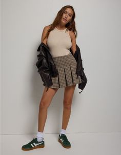 Plaid Mini Skirt Outfit, Skirt Outfit Fall, Skort Outfit, Knit Plaid, Plaid Skirt Outfit, Plaid Skort, White Jeans Men, Pleated Skirt Short, Athletic Fit Jeans