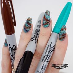 Sharpie markers used to create marble stone nail art by snowglobenails. Marker Nail Art, Stone Nails, Manicured Nails, Stone Nail Art, Art Live, Sharpie Pens, Sharpie Markers