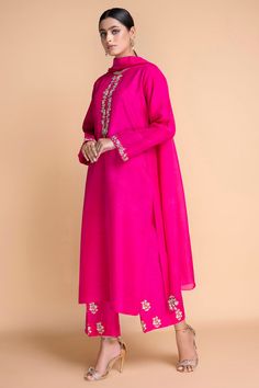 Pattern For Pakistani Dresses, Semi Formal Suits For Women Indian, Pakistani Embroidery Suits, Pure Silk Suits, Stylish Suit Designs, Embroidered Silhouette, Simple Suit Designs, Fuchsia Outfit, Suit Designs Indian Style