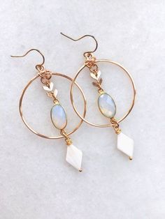 Pearl Statement Earrings, Earrings Gold Hoop, Diy Jewelry Tutorials, Electroformed Jewelry, Diy Schmuck, Jewelry Display, Gold Hoops, Bridesmaid Jewelry