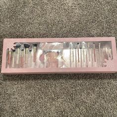 Brand New Unopened Grand Luxe 28 Piece Makeup Brush Kit. Deluxe Brush Set With Soft Neutral Colors. Makeup Brush Kit, Brush Kit, Makeup Tools Brushes, Makeup Brush Set, Makeup Kit, Makeup Brush, Brush Set, Neutral Colors, Makeup Brushes