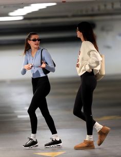 Hailey Bieber And Kendall Jenner, Kendall Jenner And Hailey Bieber, Outfits Leggins, Pilates Outfit, Kendall Jenner Street Style, Kendall Style, Lifestyle Motivation, Kendall Jenner Outfits