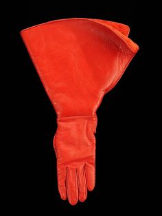 Gauntlets Leather Gauntlets, Leather Gauntlet, 1970 Dress, Types Of Gowns, Ladies Gloves, Bonnie Cashin, Bags Online Shopping, Oakland California, American Fashion Designers