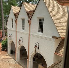 an image of a house being built in the middle of the day that is under construction