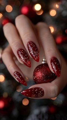 15 Christmas Nails Trendy Styles – Get Ready to Dazzle! 💅 Get ready to shine this holiday season with these Christmas Nails Trendy styles that everyone is raving about! From classic Christmas Nails Acrylic to stunning Christmas Gel Nails, there\'s a look for every occasion. 🎅✨ Looking for festive December Nails or sleek Winter Nails Acrylic? We\'ve got you covered. Embrace the holiday spirit with Xmas Nails and creative Christmas Nail Designs that will take Her Nails to the next level. Try Re... Nail Noel, Xmas Nail Designs, Nail Art Noel, Nails Cute, Fancy Nails Designs, Winter Nails Acrylic