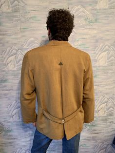 "Classic Austrian Mustard Brown Bawarian Trachten Mens Jacket Alpen German Jacket Trachten Linen Traditional Bavarian Jacket Size Large Estimated size: L Material: 50% Linen; 45% Polyester Linning: 100% Acetate Measurements: (lying flat) Length: 28,5\"/ 72 cm Sleeve: 24\" / 61 cm Shoulders: 18\"/ 46 cm Pit to pit: 21.5\"/ 55 cm Waist: 21.5\"/ 54 cm Please check measurements to insure a proper fit. Remember to allow yourself some extra room for movement. You can compare these with something from Brown Stand Collar Blazer With Buttons, Brown Blazer With Stand Collar And Buttons, Vintage Stand Collar Winter Blazer, Vintage Single-breasted Outerwear With Stand Collar, Fitted Khaki Sport Coat, Vintage Stand Collar Blazer For Fall, Vintage Khaki Winter Blazer, Vintage Fall Blazer With Stand Collar, Fitted Winter Blazer For Outdoor