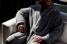 So sensationally soft, you’ll never want to take it off. Transform your home into a luxury retreat with this premium lounging essential. Perfect for days that require an extra layer of comfort. Generously sized for all body types. Plush Robe, Honeycomb Stitch, Soft Robes, Clueless Outfits, Take It Off, Dad Fashion, Gym Essentials, Bamboo Design, Large Blankets