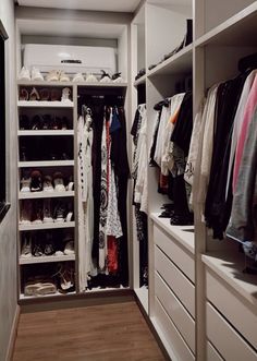 Small walkin closet ideas layoutNarrow walk in closet ideas layoutHome decor ideas Walk In Closet Size Layout, Narrow Walk In Wardrobe, Narrow Walk In Closet Ideas Layout, Small Walkin Closet Ideas, Walkin Closet Ideas, Narrow Walk In Closet Ideas, Small Walkin Closet, Narrow Walk In Closet