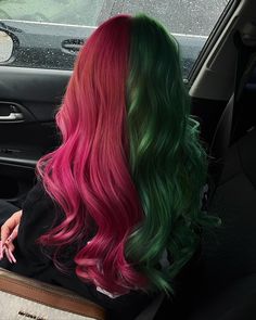 Green And Red Split Dye, Half Red Half Green Hair, Green Split Dye, Green To Pink Hair, Half Split Hair Color, Pink And Green Hair Dye Ideas, Neon Split Dye, Pink And Green Hair Dye, Green And Pink Dyed Hair