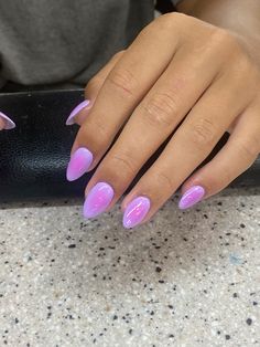 Almond Shape Acrylic Nails Designs Summer, Aura Nails Purple And Pink, Pink And Purple Chrome Nails, Pink Purple Aura Nails, Preppy Nails Almond Shape, Nails Acrylic Purple Design, Lilac Aura Nails, Pinky Purple Nails