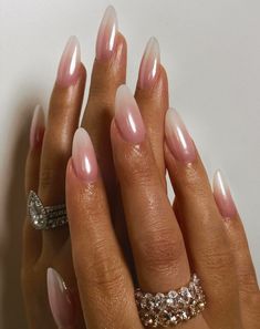 Photo Shoot Nails, European Summer Nails, European Nails, Daily Fits, Formal Nails, Pearl Nails, Short Acrylic Nails Designs, Girls Outfits