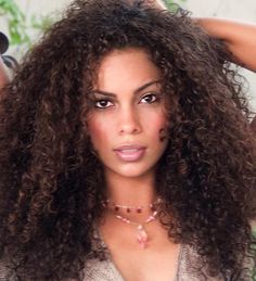 Naturally Curly Hair ~ Bushy Hair, Subtle Highlights, Short Straight Hair, Super Long Hair, Black Power, The Girl Who, Curly Hair Styles Naturally, Hair Types, Naturally Curly