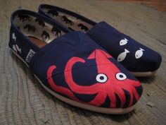 love these  ♡♡-Brit Toms Shoes, Custom Paint, Cute Shoes, Octopus