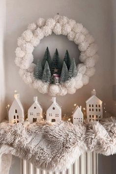 white christmas decor ideas Diy Natal, Cozy Sunday, Christmas Village Sets, White Christmas Wreath, Old Christmas, Christmas Room, Christmas Tree Themes