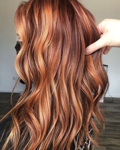 Copper Hair With Lowlights Dark Auburn, Red Hair With Blonde Highlights, Copper Blonde Hair, Balayage Blond, Hair 2022, Copper Blonde, Ginger Hair Color, Hair Color Auburn