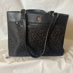 Tommy Hilfiger Purse Handbag Whit Wallet New No Tag Please See Pictures For The Condition Of This Item. The Photos Are The Best Description Of The Item And Are More Important Than My Written Description! Try The "Zoom" Feature, It Is A Great Way To Take A Closer Look. Customers Please Verify Before Buying. Buyers Please Make Sure This Is Exactly What You Need Before Buying. Sk: F064 Tommy Hilfiger Purse, Plaid Purse, Tommy Hilfiger Bags, Fabric Handbags, Nylon Tote Bags, Weekender Tote Bag, Monogram Tote, Quilted Totes, Nylon Tote