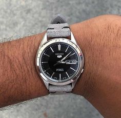 Affordable Automatic Watches, Mens Watches Affordable, Seiko 5 Automatic, Everyday Watch, Seiko Men, Cheap Watches, Look Expensive, Seiko 5, Mens Watches Black