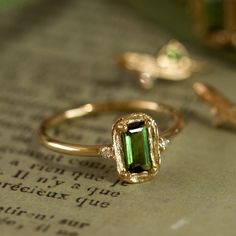 Sap Green – Le Conte Jewelry Vintage Green Engagement Ring, Vintage Engagement Rings Unique 1920s Emerald, Vintage Jewellery Aesthetic, Emerald Green Engagement Ring, Green Gold Ring, Green Wedding Rings, Green Engagement Rings, Emerald Gold Ring, Sap Green