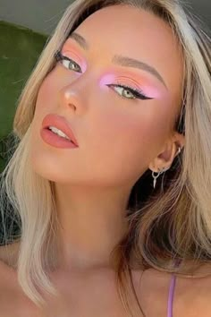 Spring Eye Makeup, Barbiecore Aesthetic, Full Face Of Makeup, Pastel Makeup, Hydrating Skin, Eye Makeup Styles, Rave Makeup, Eye Makeup Designs, Bold Makeup