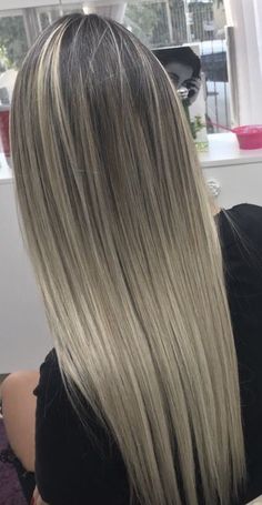 Blonde Hair Shades, Hair Shades, Brown Blonde, Hair Problems, Long Straight Hair, Bathroom Style, Blonde Highlights, Balayage Hair