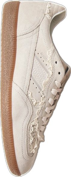 Beige Suede Sneakers With Laces, Low-top Lace Sneakers With Laces, Cream Sneakers, Delicate Crochet, Color Crema, Urban Style, Suede Sneakers, Keep It Simple, Cayman Islands