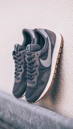 Nike Air Pegasus 83, Air Pegasus 83, Grey Clothing, Der Gentleman, Nike Air Pegasus, Best Shoes For Men, Nike Free Shoes, Skateboarder, Best Running Shoes